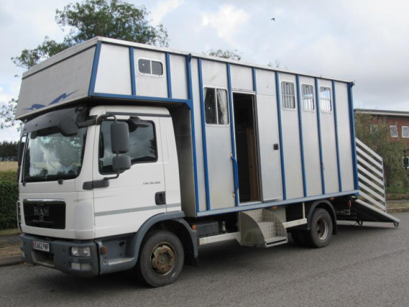 22-281-2012 62 MAN TGL 10,000 KG Aluminium Container . Stalled for 3 with smart compact living. Full tilt cab.  Low mileage.. Excellent condition throughout